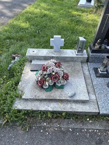 Rekonstrukce urnového hrobu