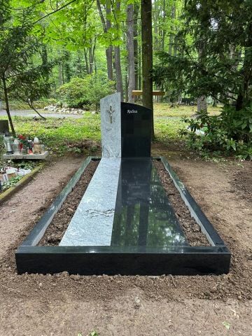 Jednohrob Indian Black a Viscont WhiteTM Kamenictví Zlín