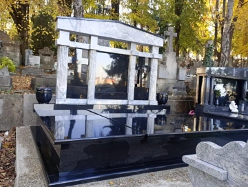 Trojhrob Viscont White a Indian Black